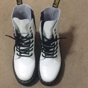 Dr. Martens platforms docs